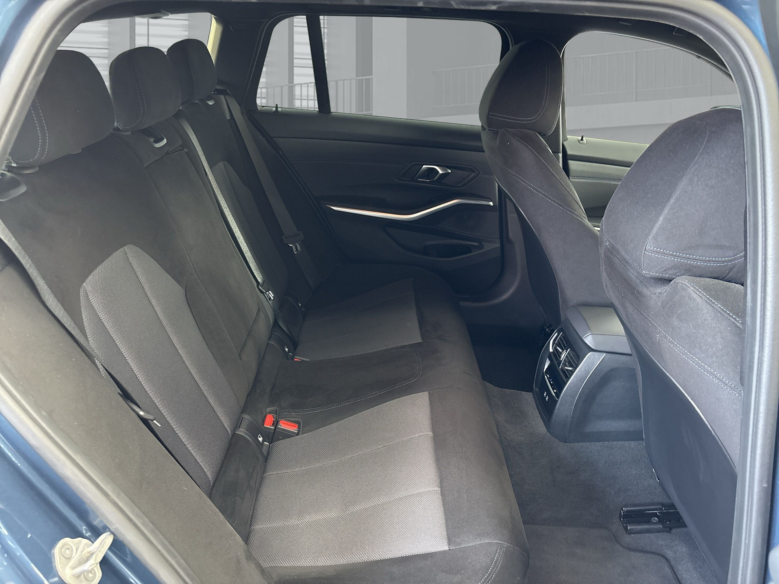 BMW 330i Touring xDrive SAG M Sport-image-15