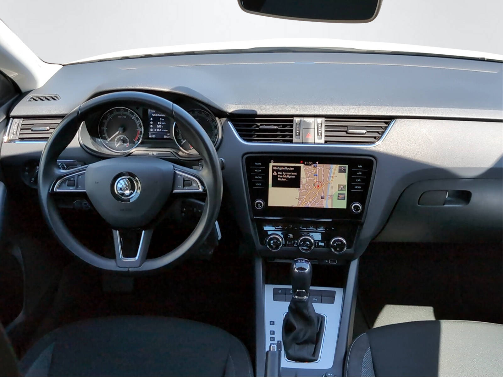 SKODA Octavia Combi 2.0 TDI 150 Ambition DSG-image-9