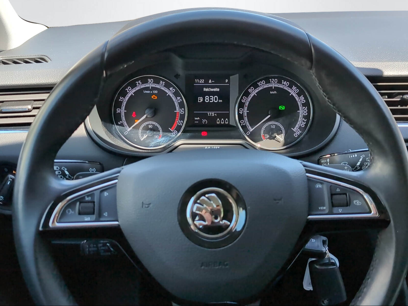 SKODA Octavia Combi 2.0 TDI 150 Ambition DSG-image-6