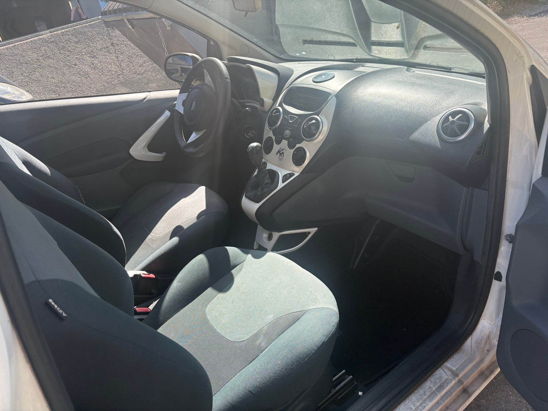 FORD KA 1.25 Titanium+-image-2