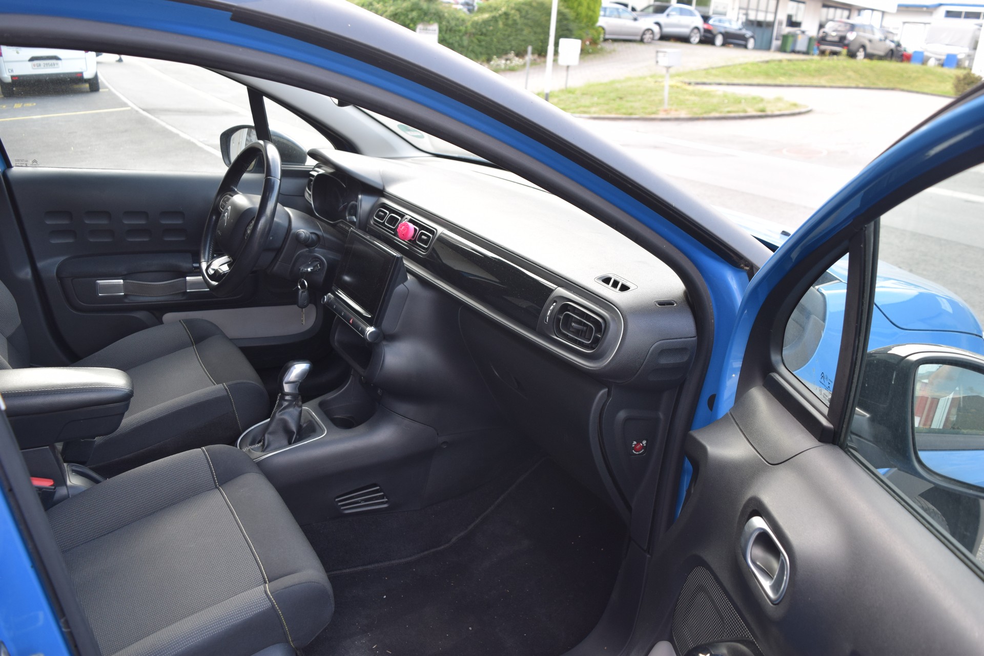 CITROEN C3 1.2i PureTech Shine-image-9