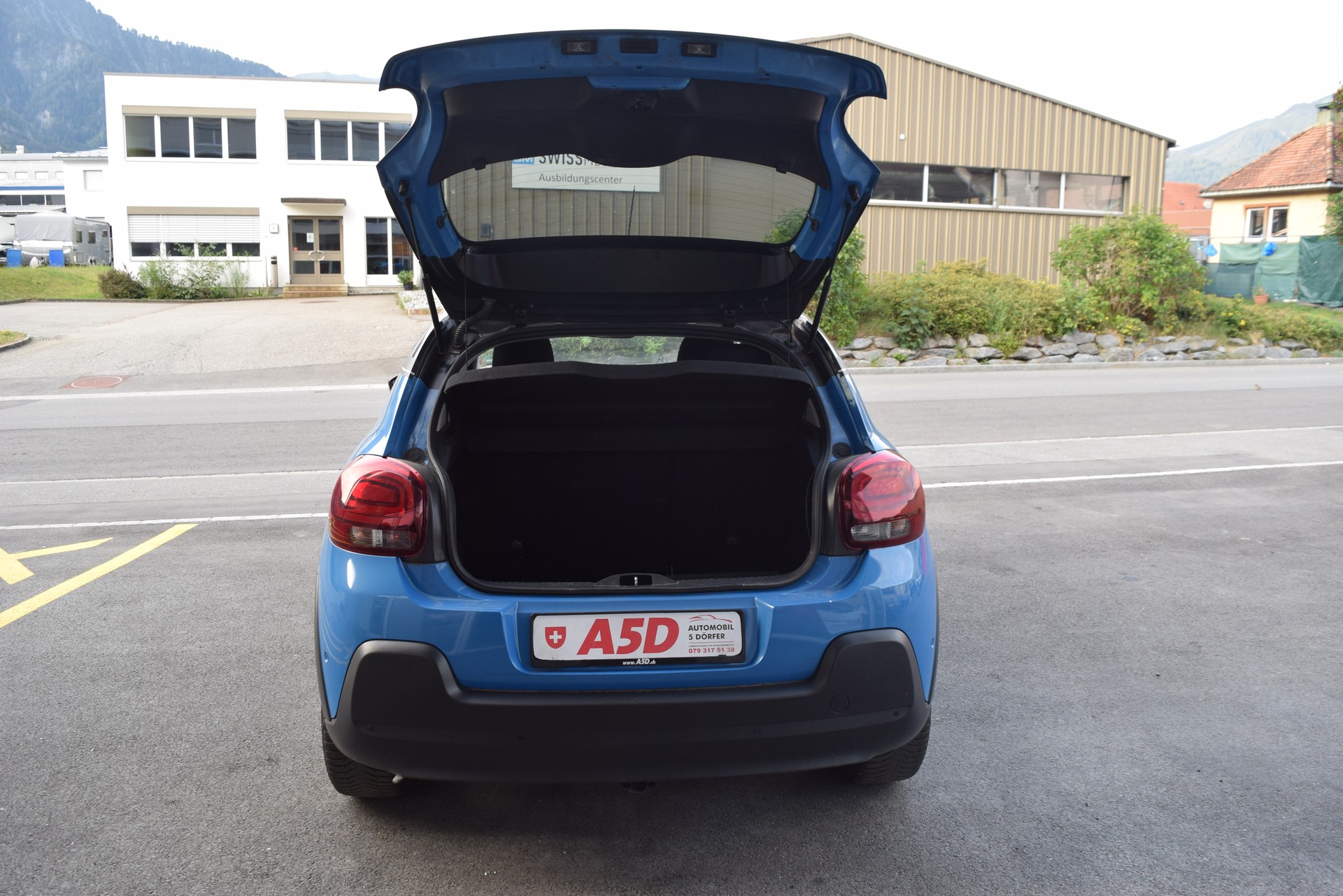 CITROEN C3 1.2i PureTech Shine-image-6