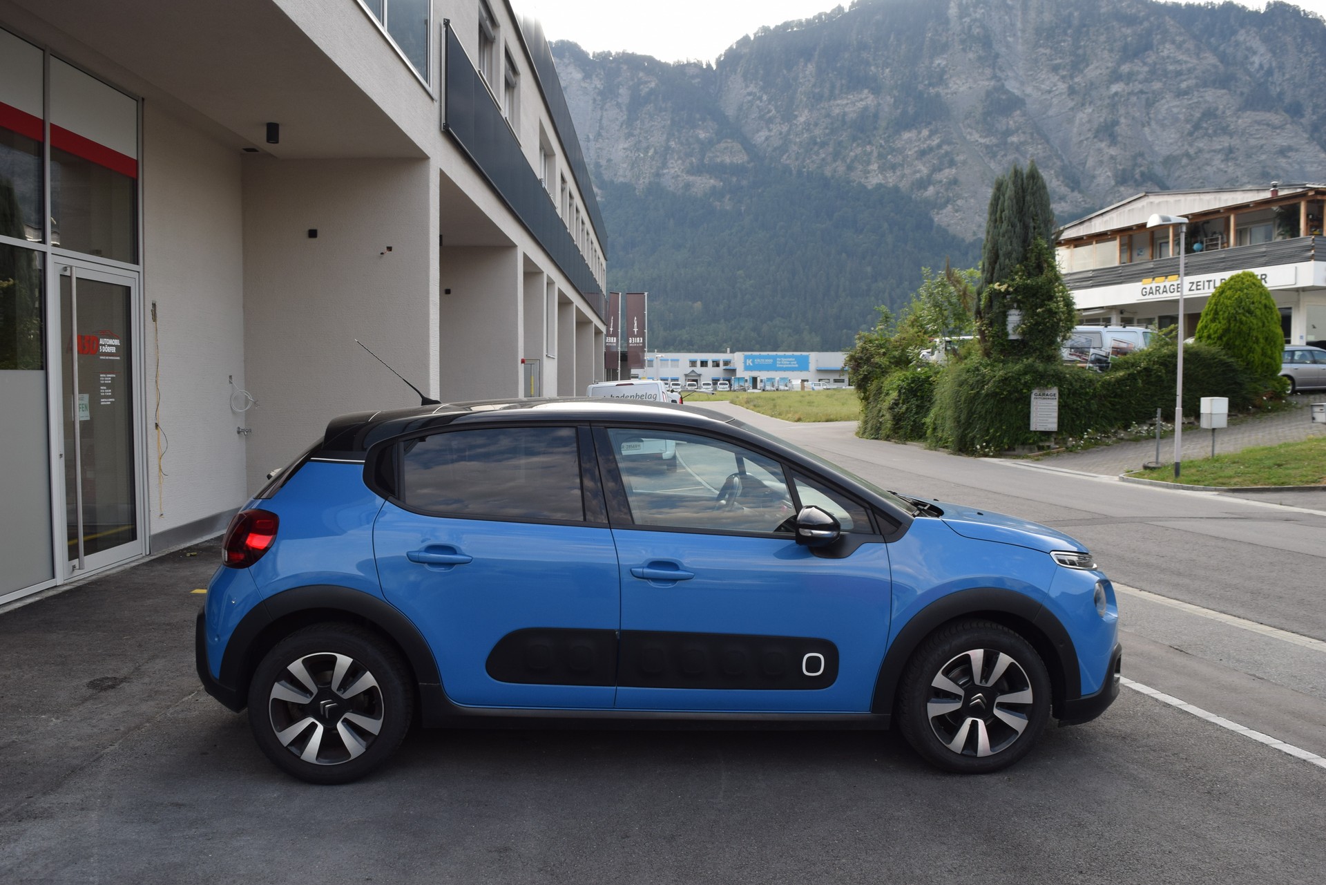 CITROEN C3 1.2i PureTech Shine-image-8