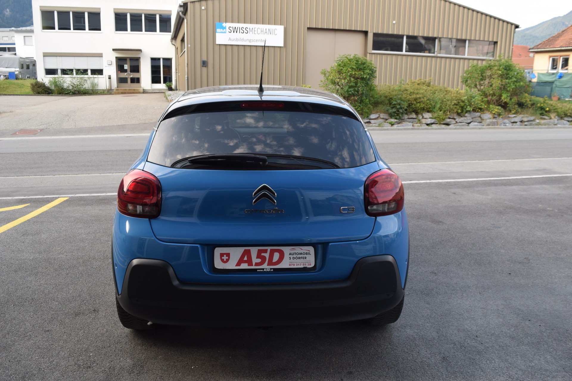 CITROEN C3 1.2i PureTech Shine-image-5
