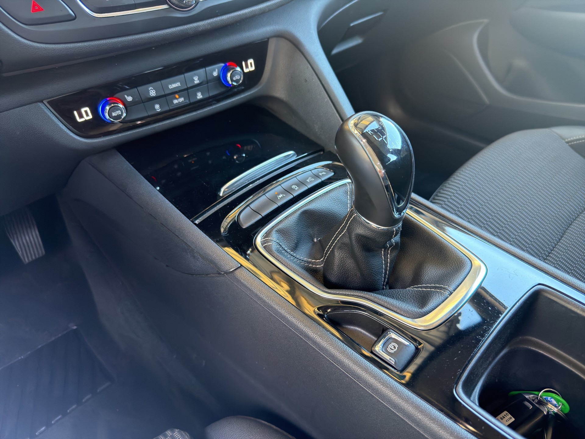 OPEL Insignia 1.5 T Sports Tourer Edition-image-16