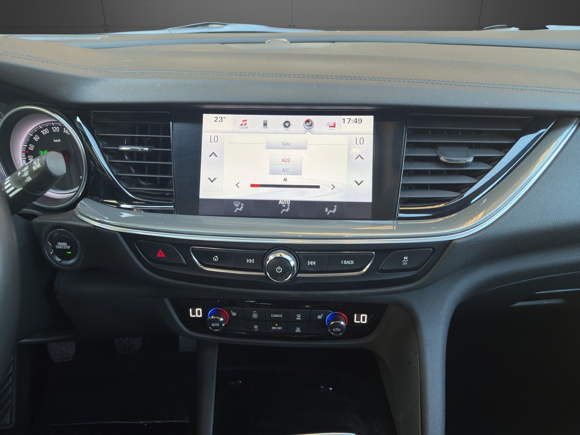 OPEL Insignia 1.5 T Sports Tourer Edition-image-11