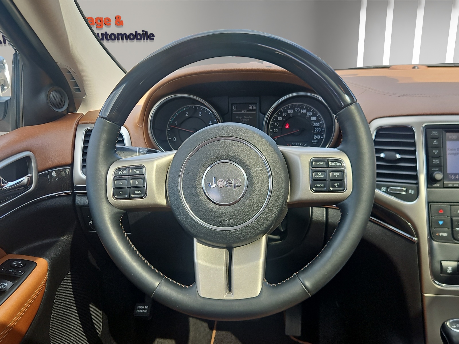 JEEP Grand Cherokee 3.0 CRD Overland Summit-image-9