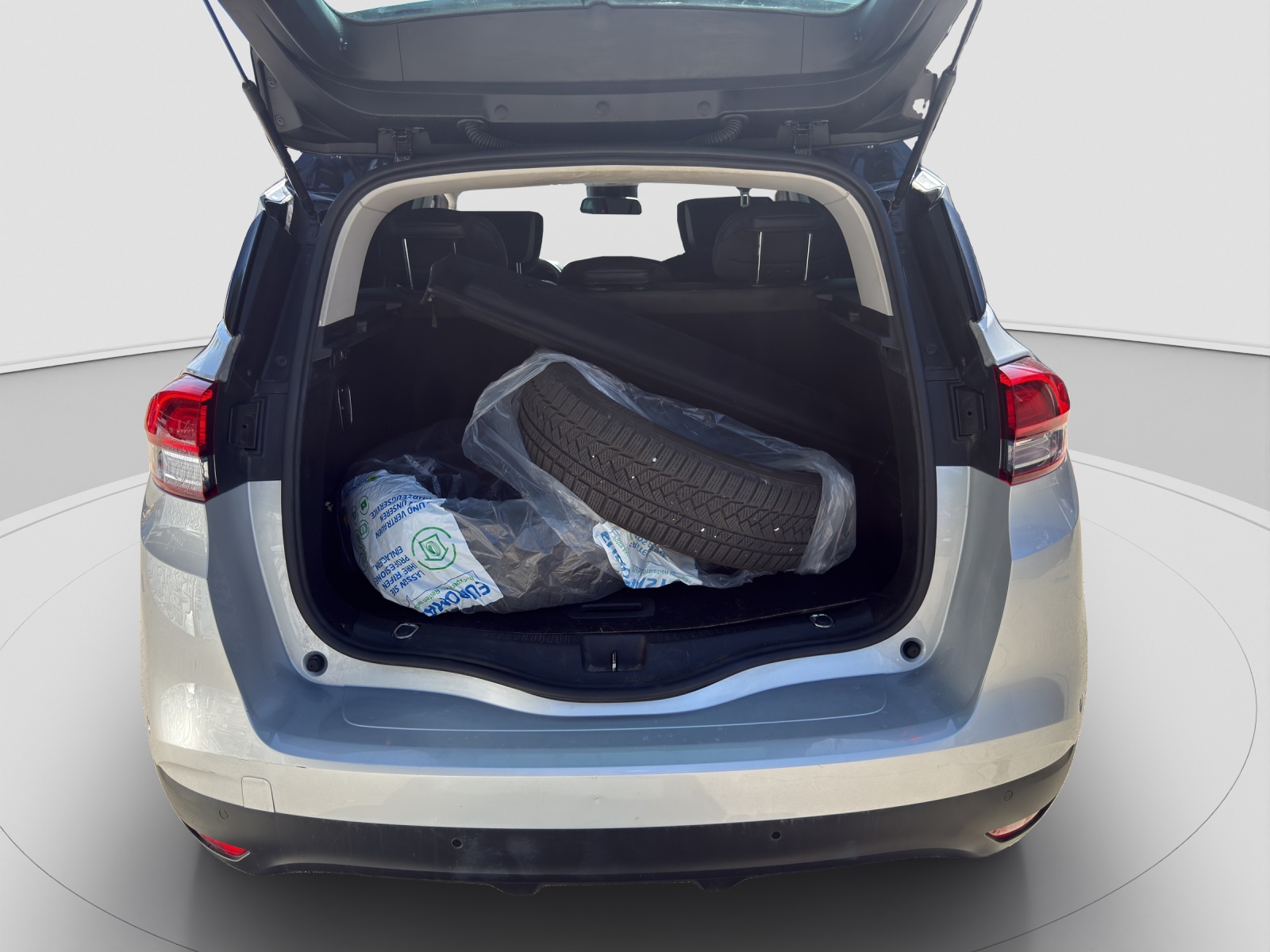 RENAULT Scénic 1.2 16V Turbo Bose-image-8