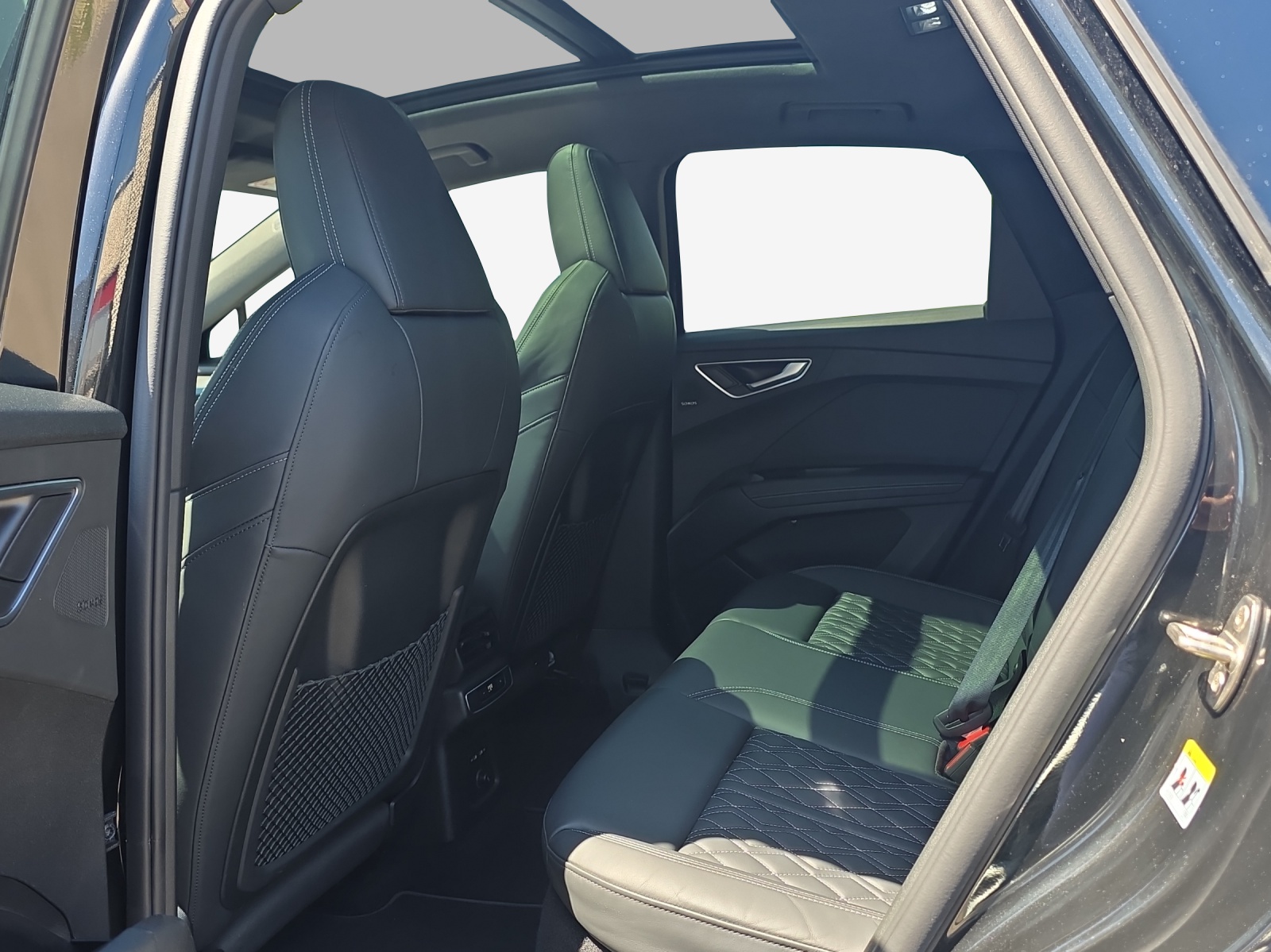 AUDI Q4 Sportback e-tron 40-image-12