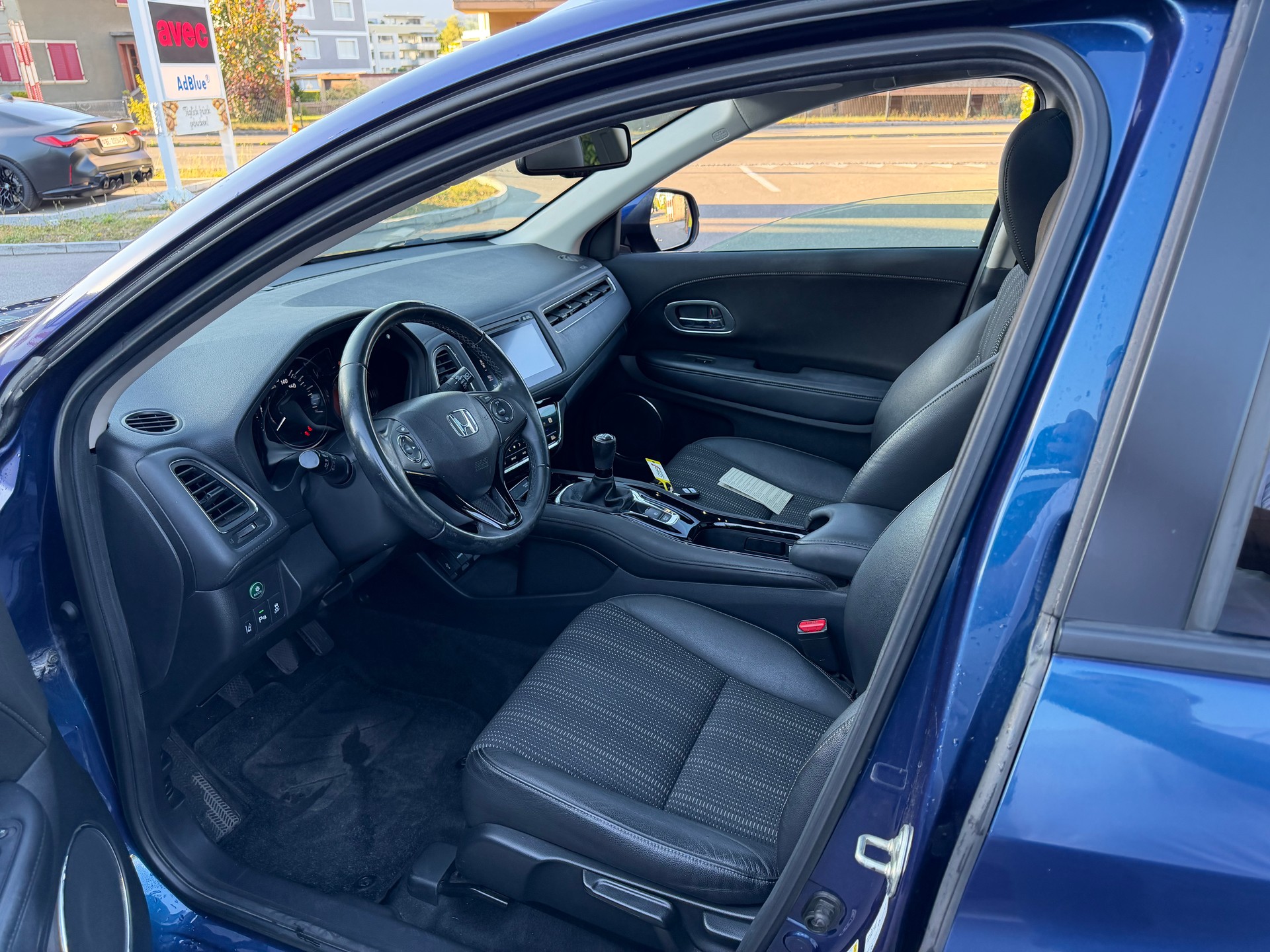 HONDA HR-V 1.6i-DTEC Executive -ab Mfk-image-6