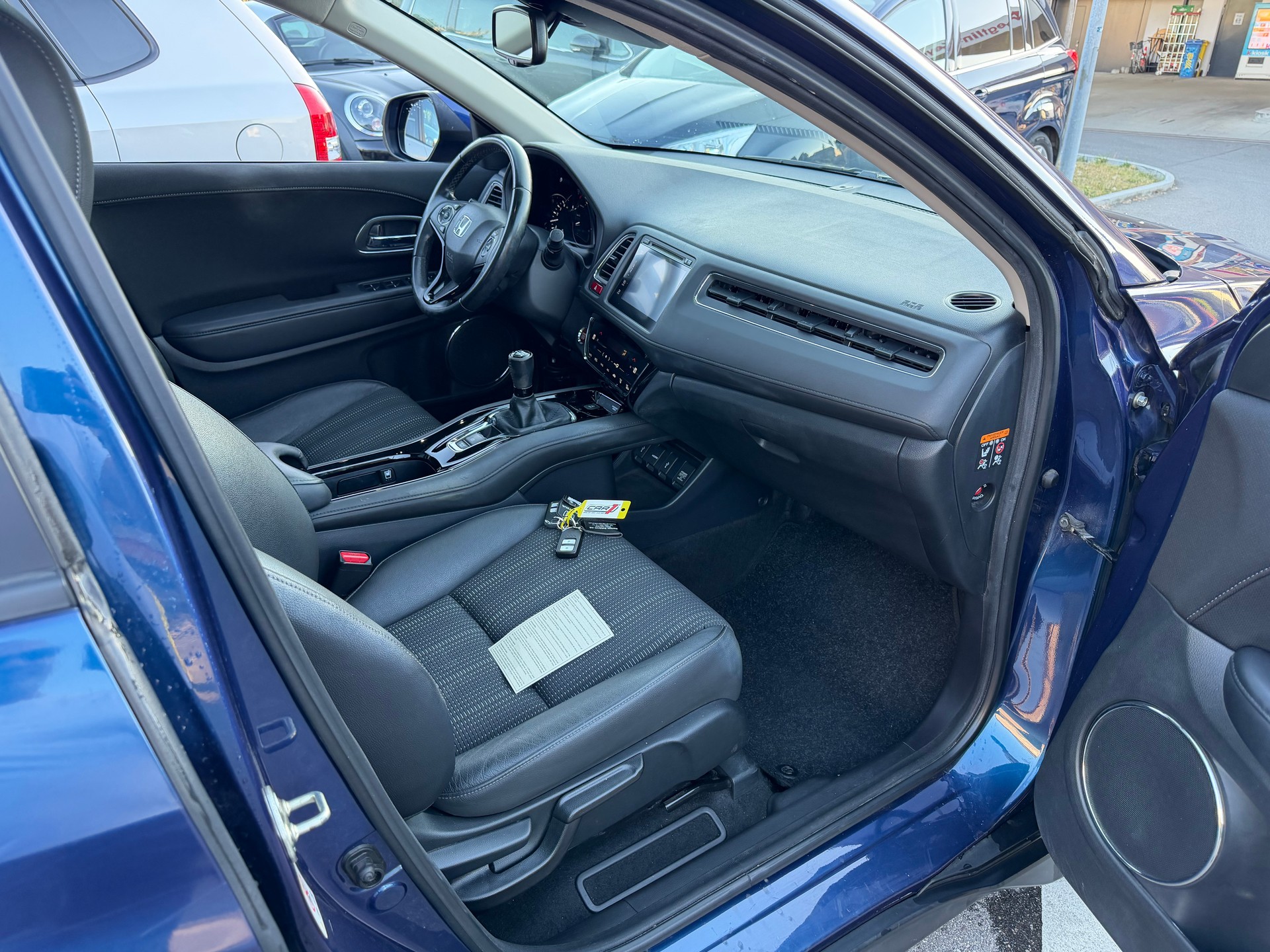 HONDA HR-V 1.6i-DTEC Executive -ab Mfk-image-9