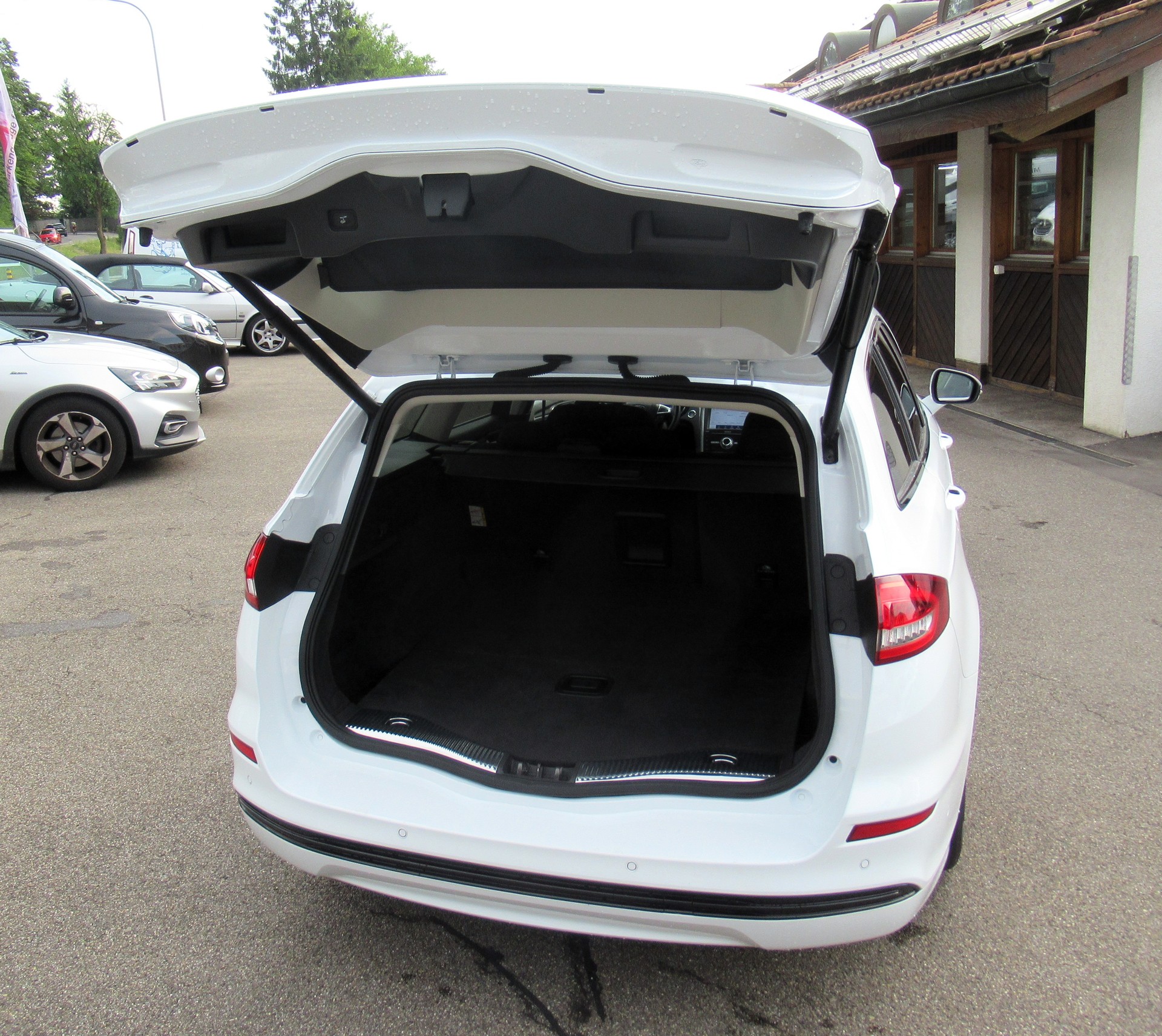 FORD Mondeo 2.0 TDCi Titanium Automatik-image-4