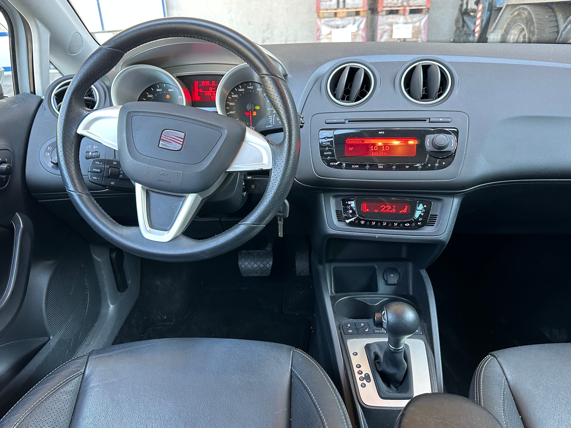 SEAT Ibiza 1.2 TSI Sport DSG-image-12