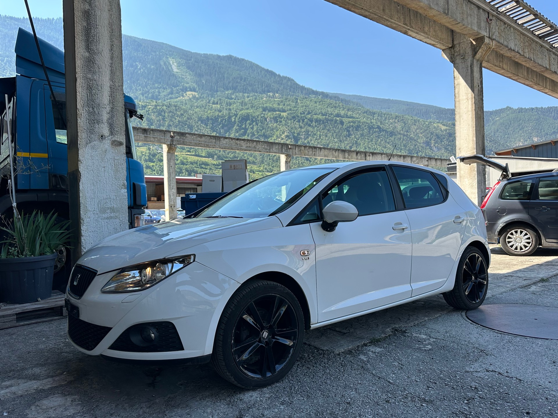 SEAT Ibiza 1.2 TSI Sport DSG-image-1