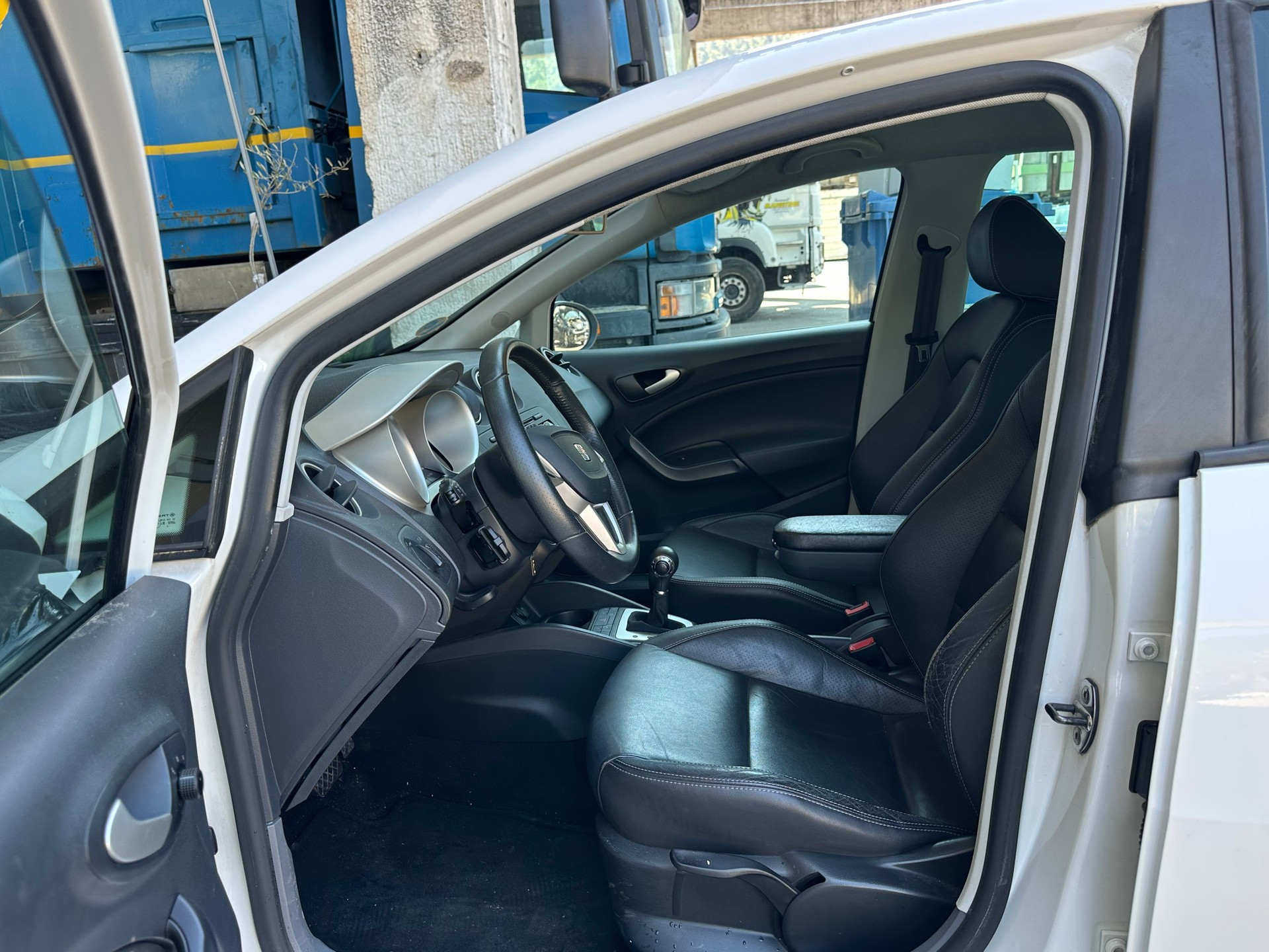SEAT Ibiza 1.2 TSI Sport DSG-image-8