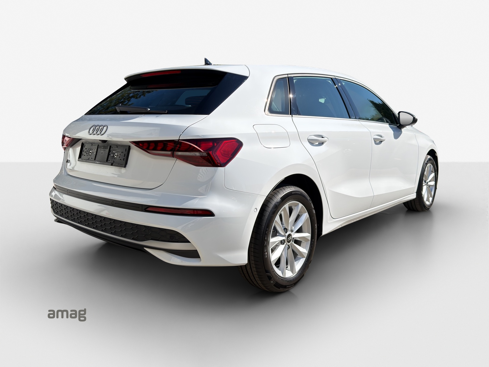 AUDI A3 Sportback TFSI 110 kW Attraction S tronic-image-4