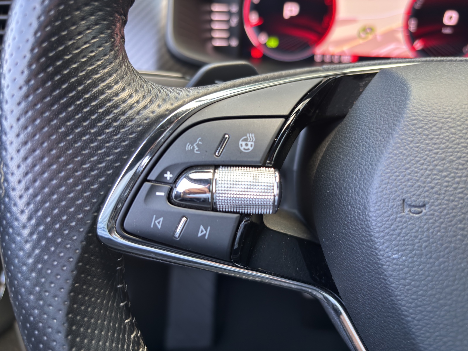 SKODA Kodiaq 2.0 TDI CR SportLine 4x4 DSG mit AHK & Standheizung-image-14