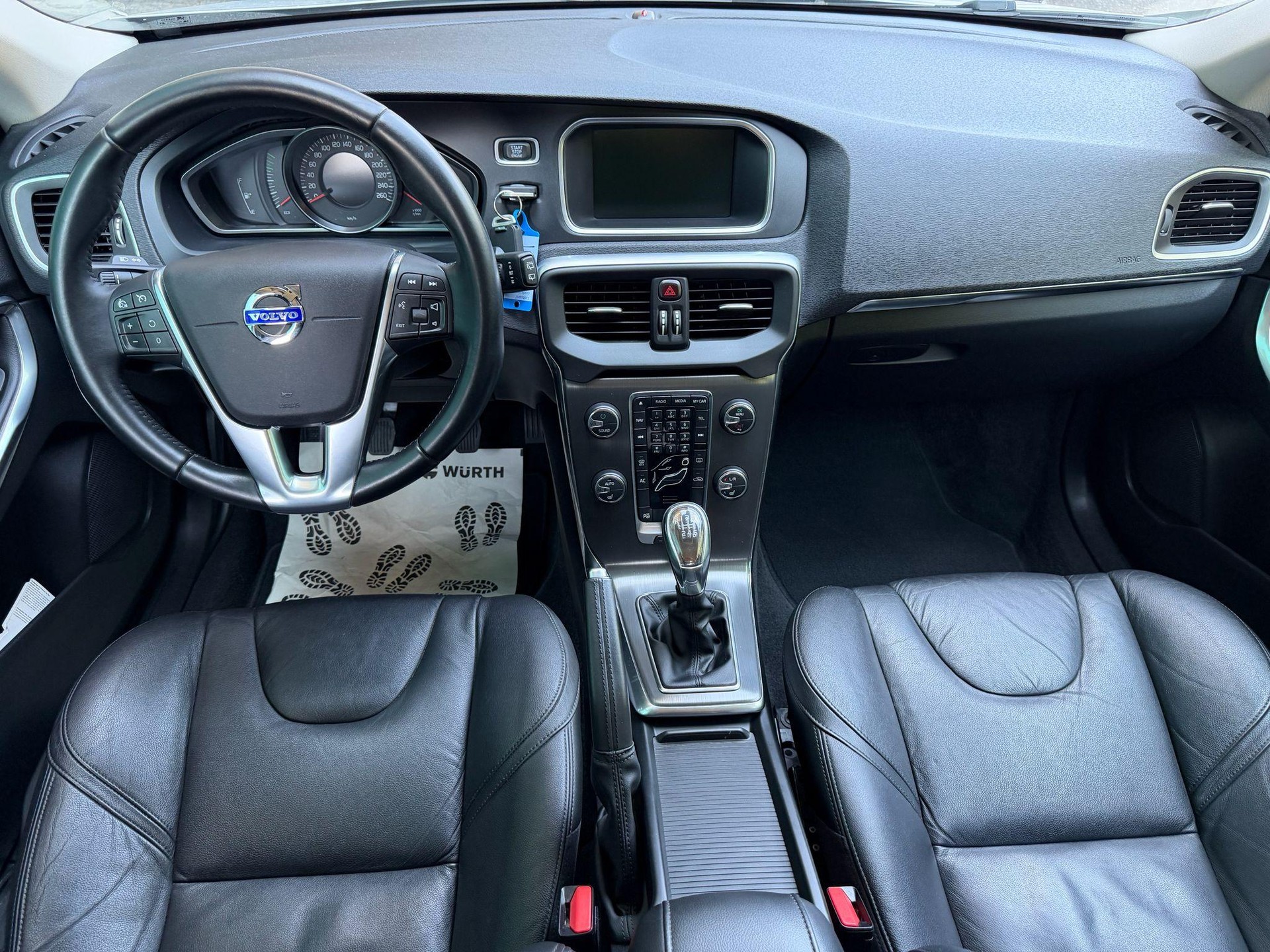 VOLVO V40 1.6 T3 Summum S/S-image-10