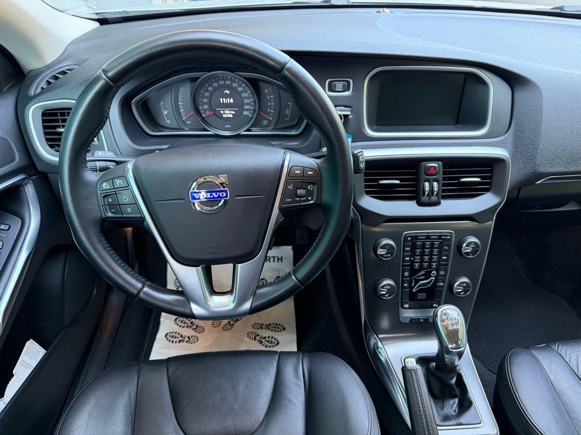 VOLVO V40 1.6 T3 Summum S/S-image-8
