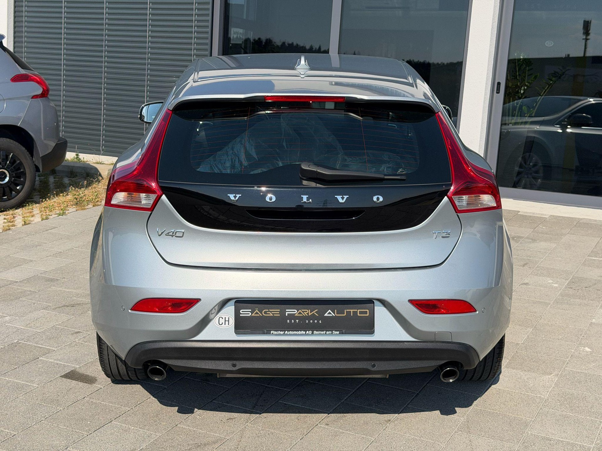 VOLVO V40 1.6 T3 Summum S/S-image-5