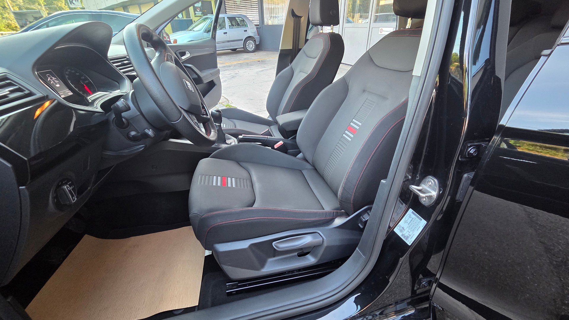SEAT Ibiza 1.0 EcoTSI Swiss FR-image-11