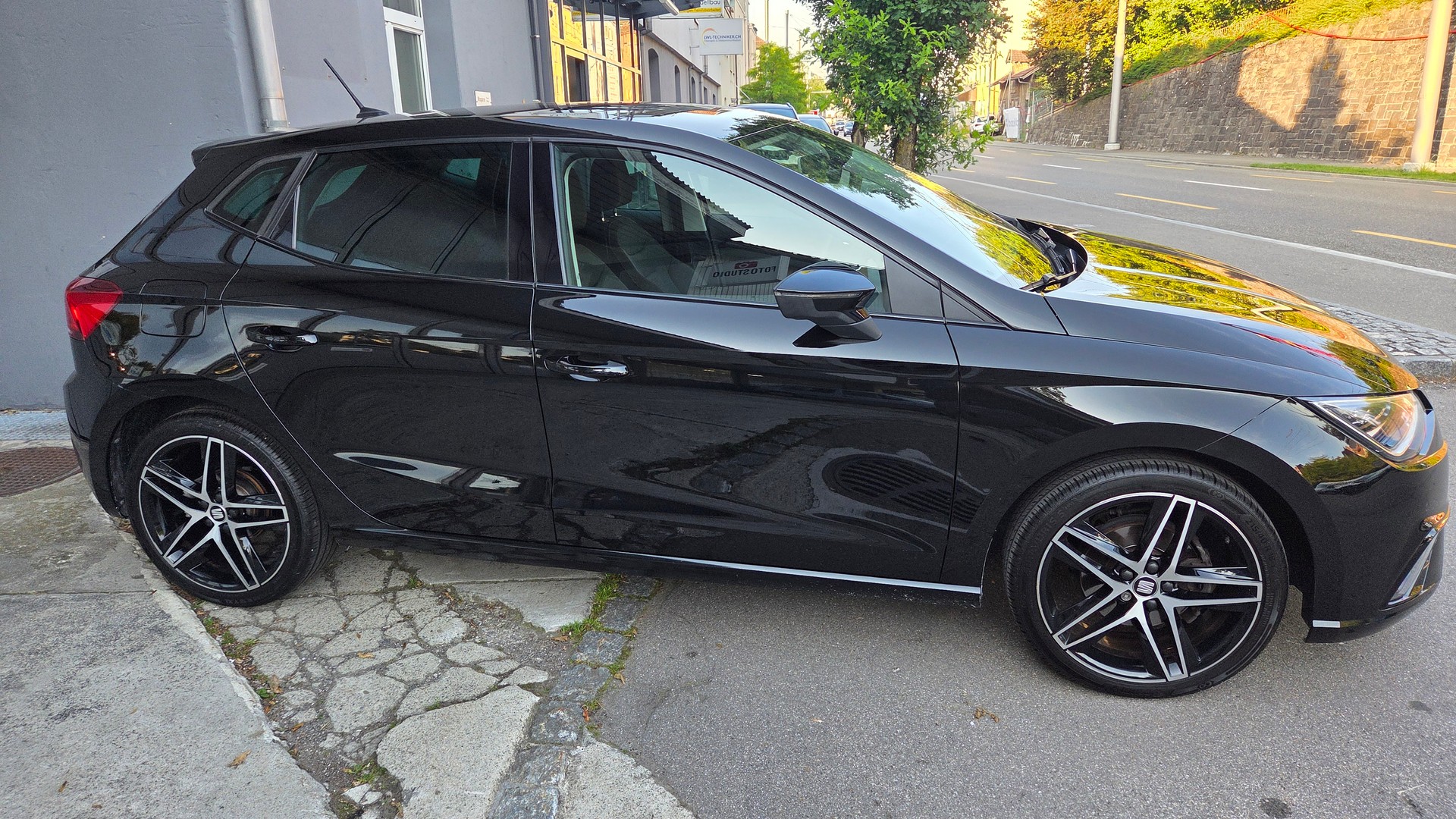 SEAT Ibiza 1.0 EcoTSI Swiss FR-image-2
