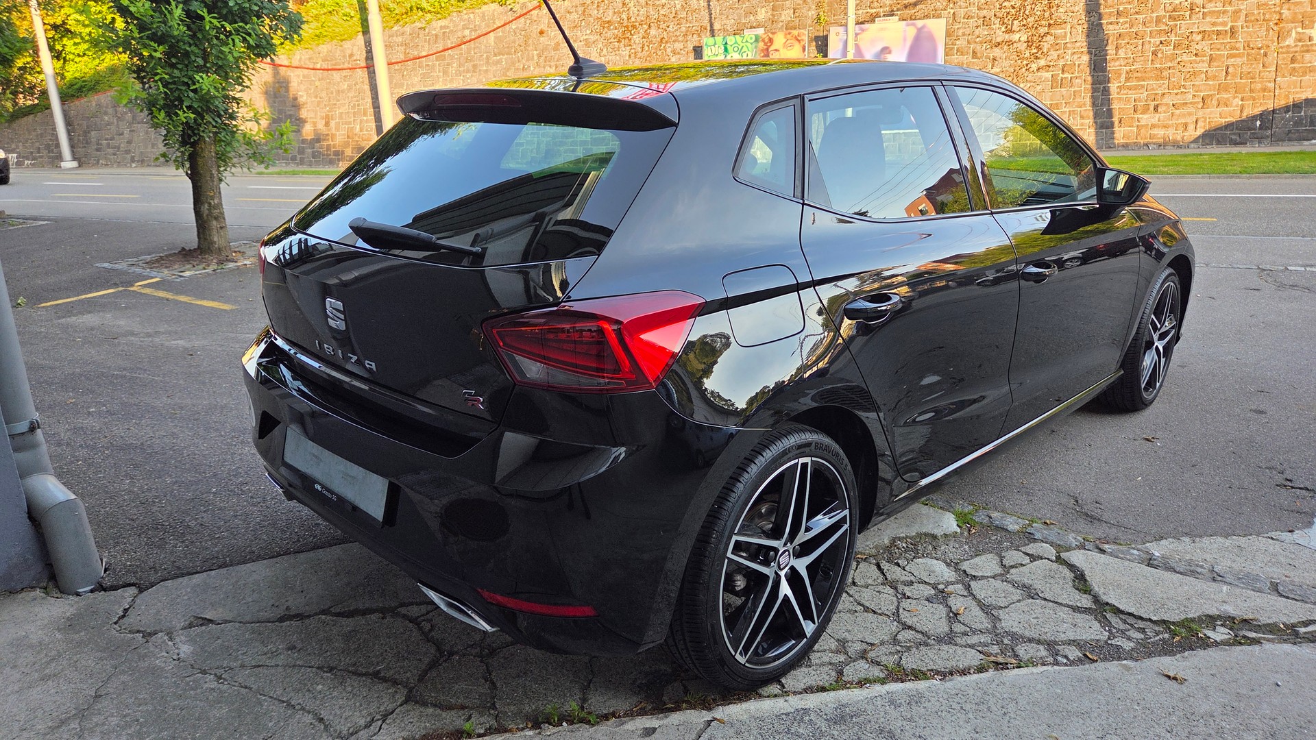 SEAT Ibiza 1.0 EcoTSI Swiss FR-image-3