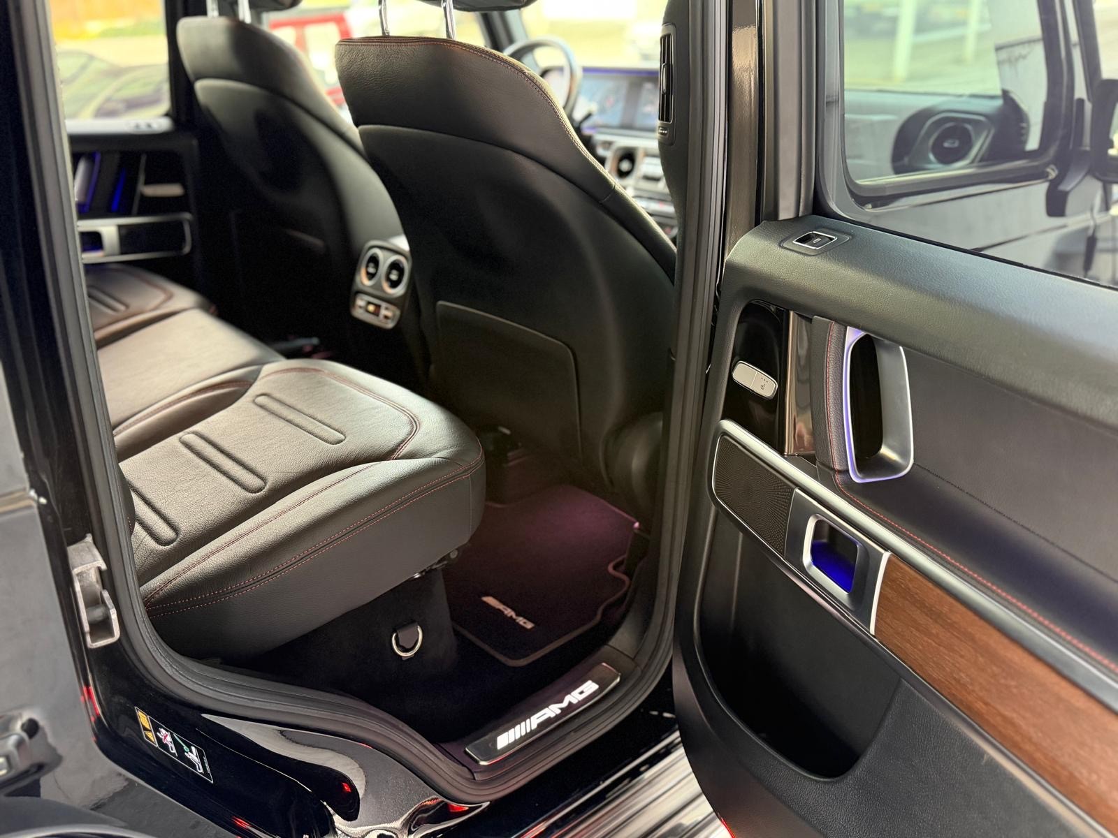 MERCEDES-BENZ G 350 d AMG Line 9G-Tronic-image-14