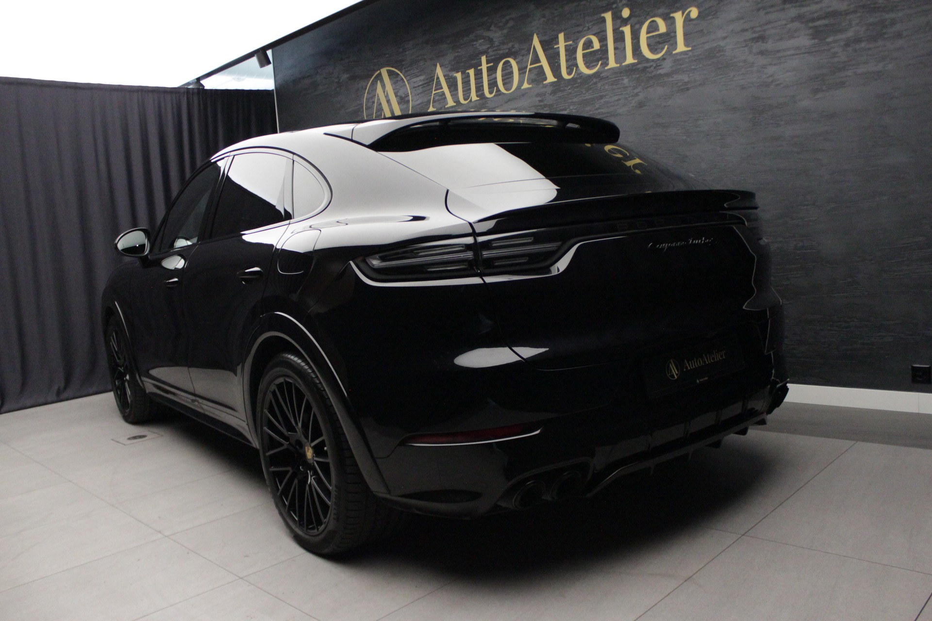 PORSCHE Cayenne Turbo Coupé S E-Hybrid-image-10