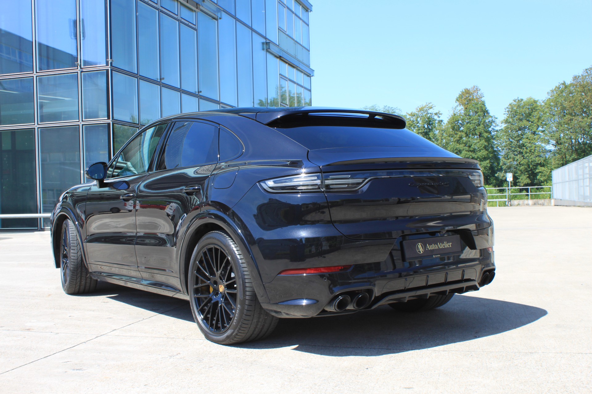 PORSCHE Cayenne Turbo Coupé S E-Hybrid-image-9
