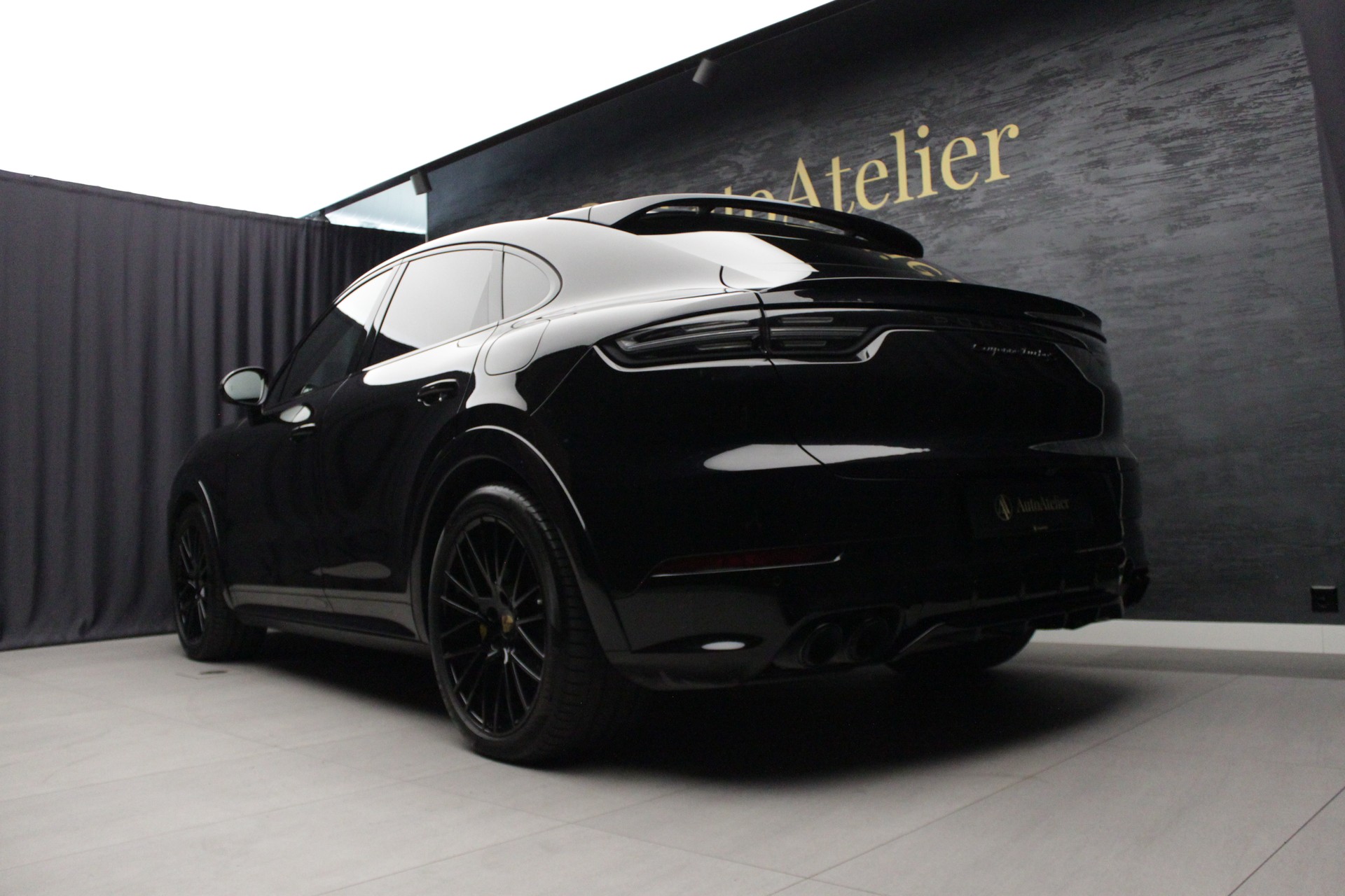 PORSCHE Cayenne Turbo Coupé S E-Hybrid-image-11