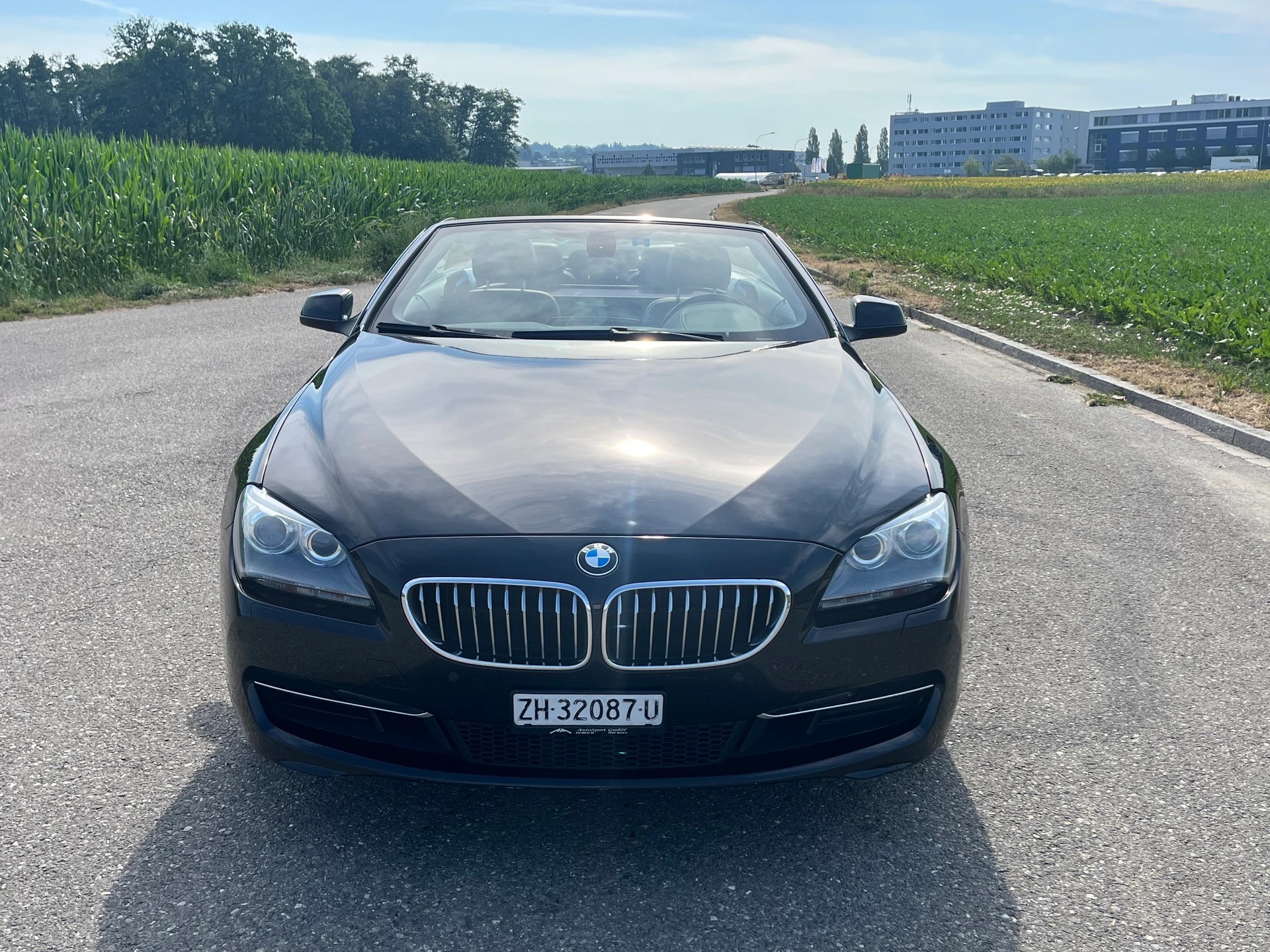 BMW 640i Cabrio-image-2