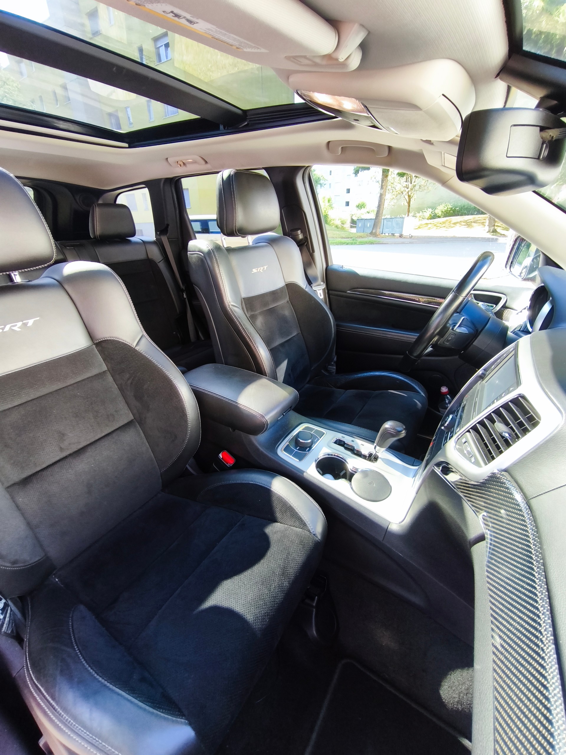 JEEP 6.4 V8 HEMI SRT8-image-3