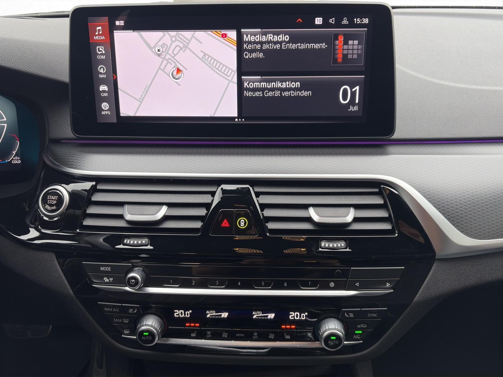 BMW 520d xDrive Touring-image-11