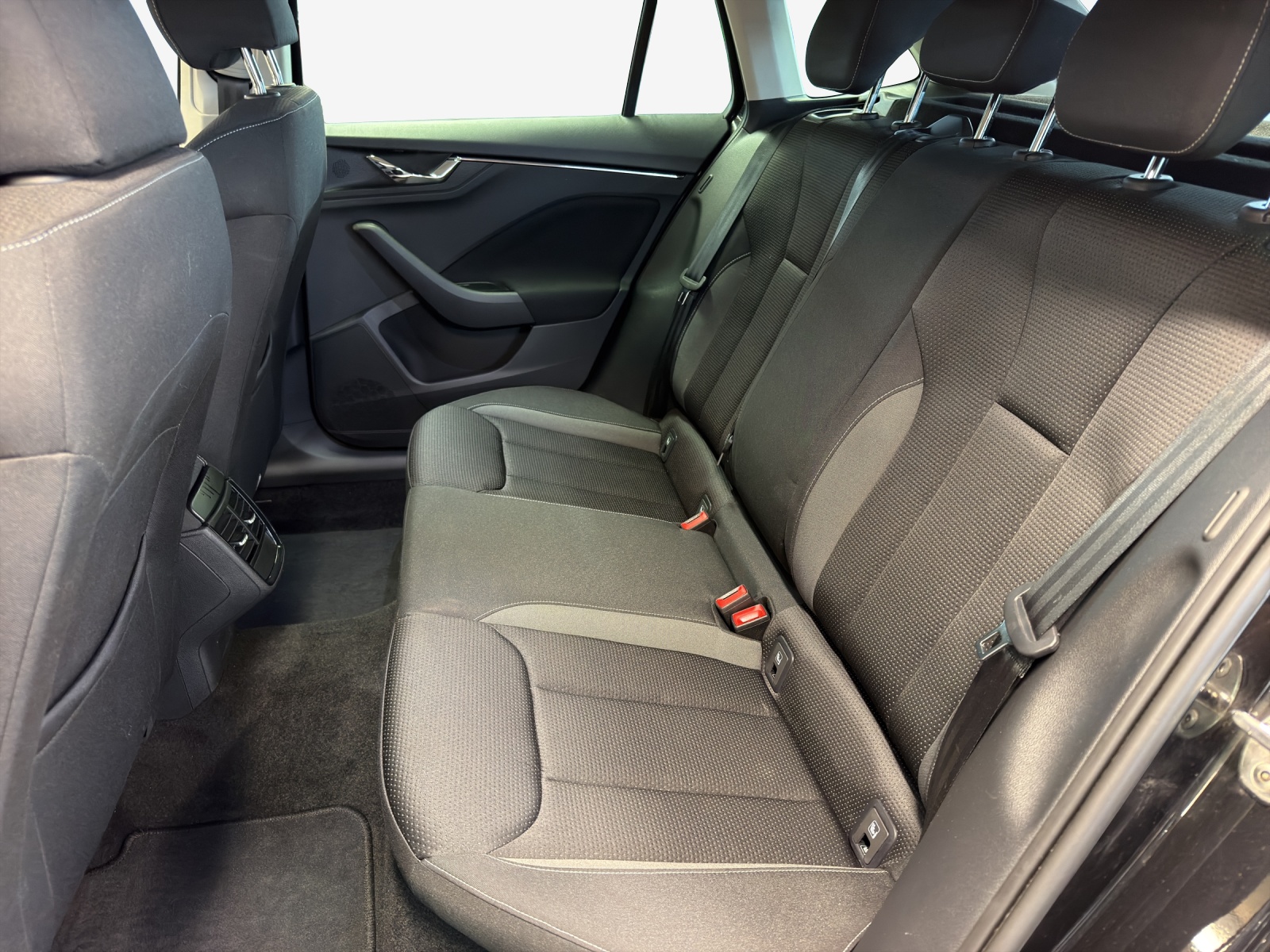 SKODA Scala 1.0 TSI Tour DSG-image-11