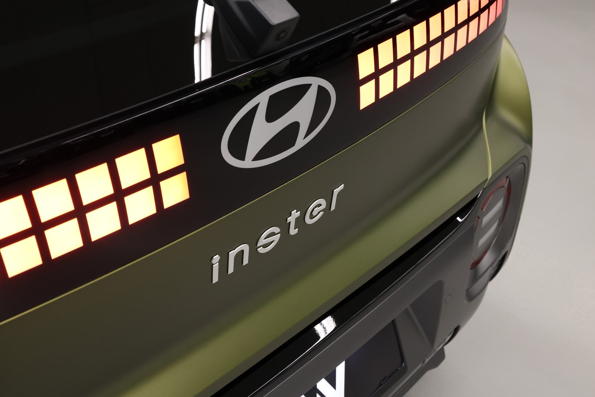 HYUNDAI Inster Electric Vertex Cross-image-10