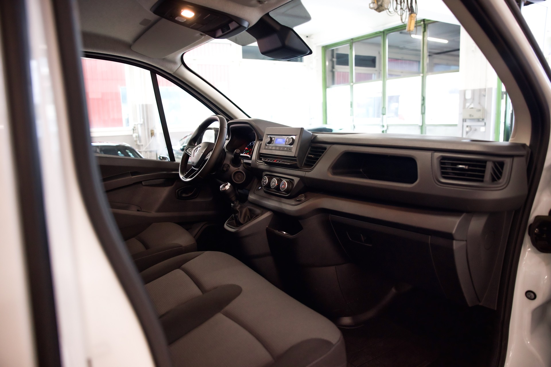 RENAULT Trafic 3.0t L1H1 2.0 dCi 110 Start-image-22