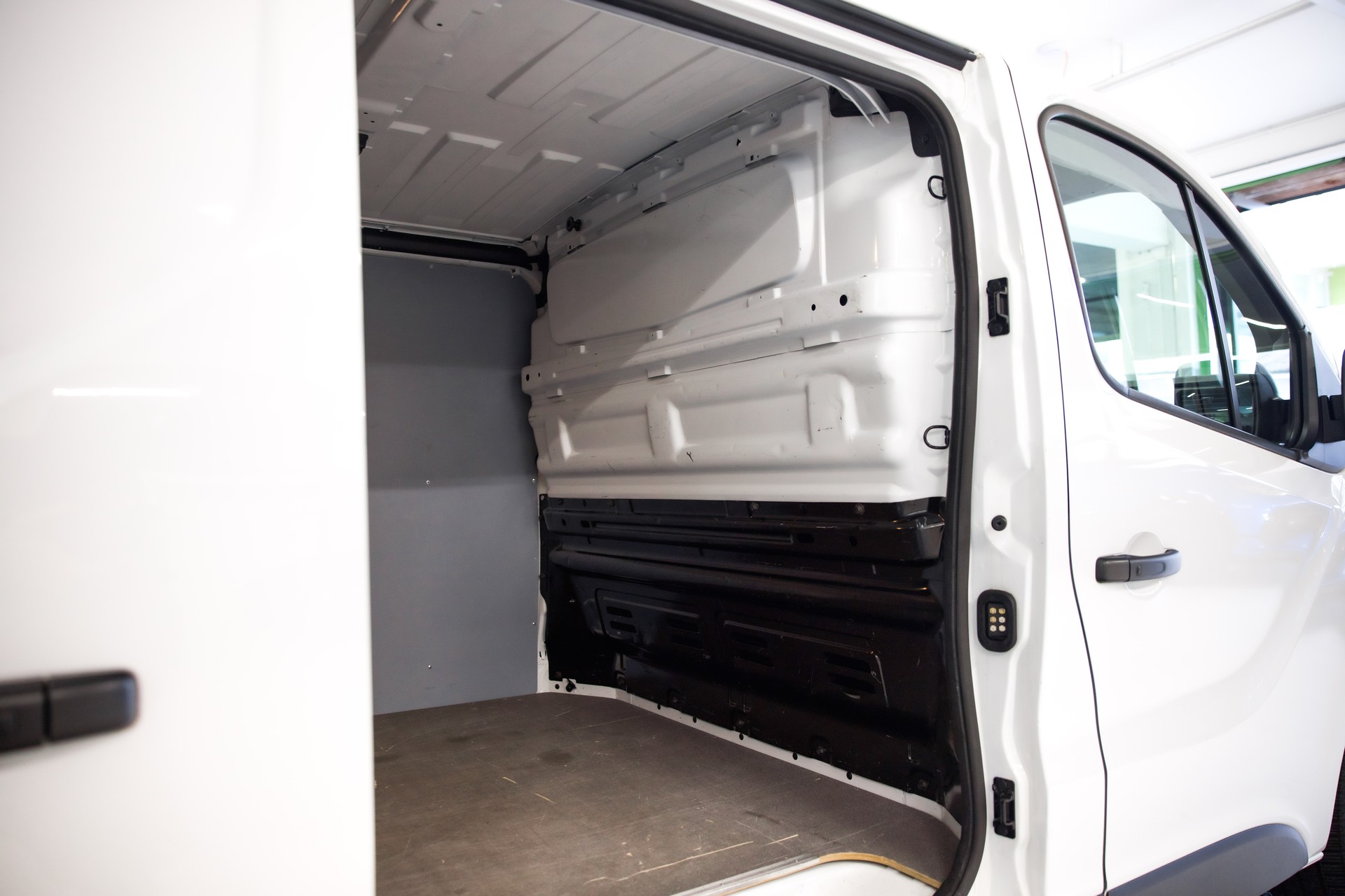 RENAULT Trafic 3.0t L1H1 2.0 dCi 110 Start-image-16