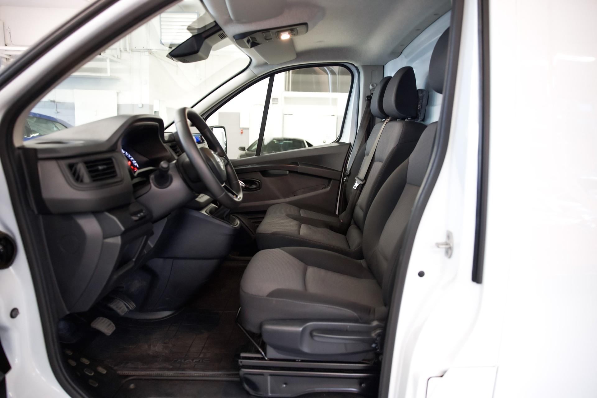 RENAULT Trafic 3.0t L1H1 2.0 dCi 110 Start-image-20