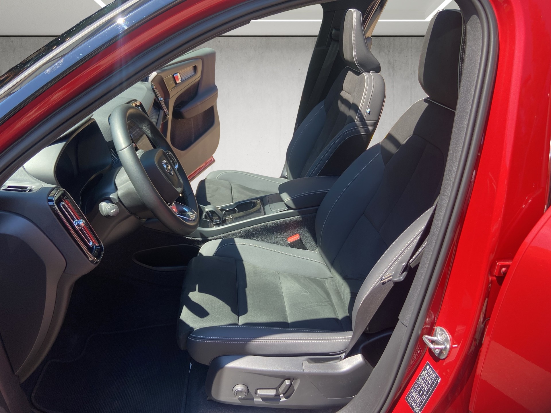 VOLVO XC40 Recharge P8 Twin AWD Pure Electric Pro-image-7