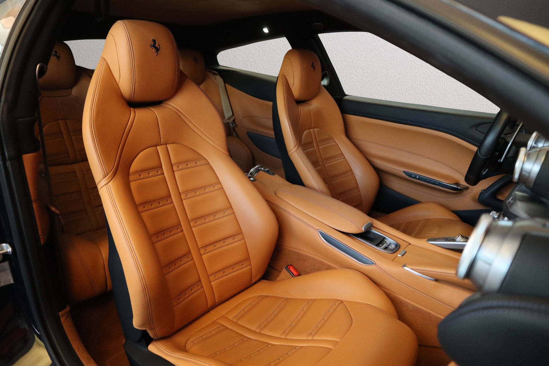 FERRARI GTC 4 Lusso-image-21
