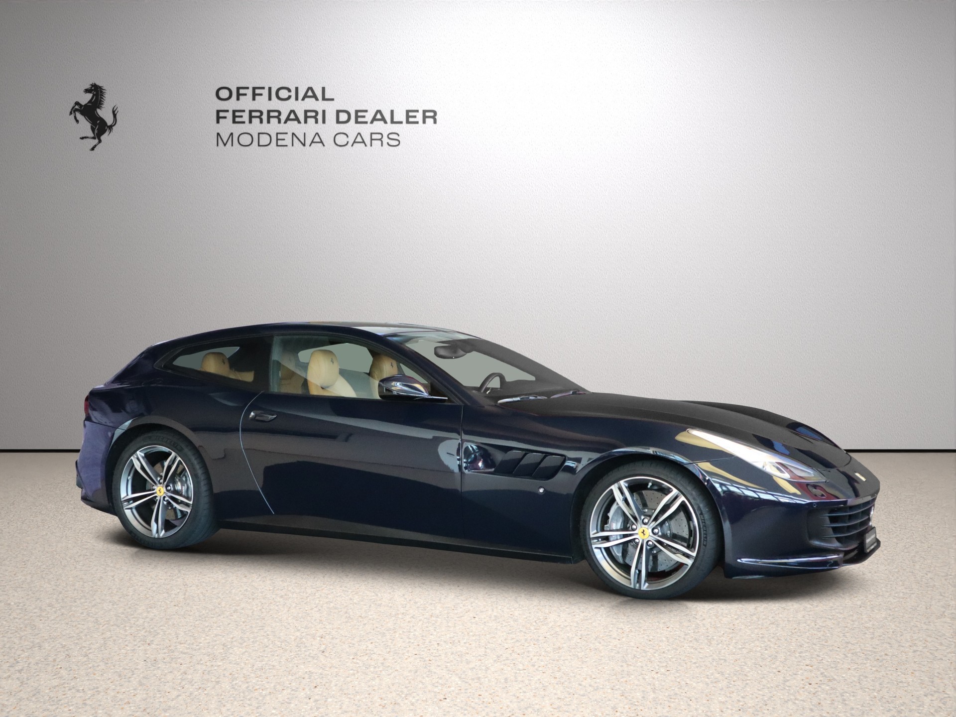 FERRARI GTC 4 Lusso-image-15