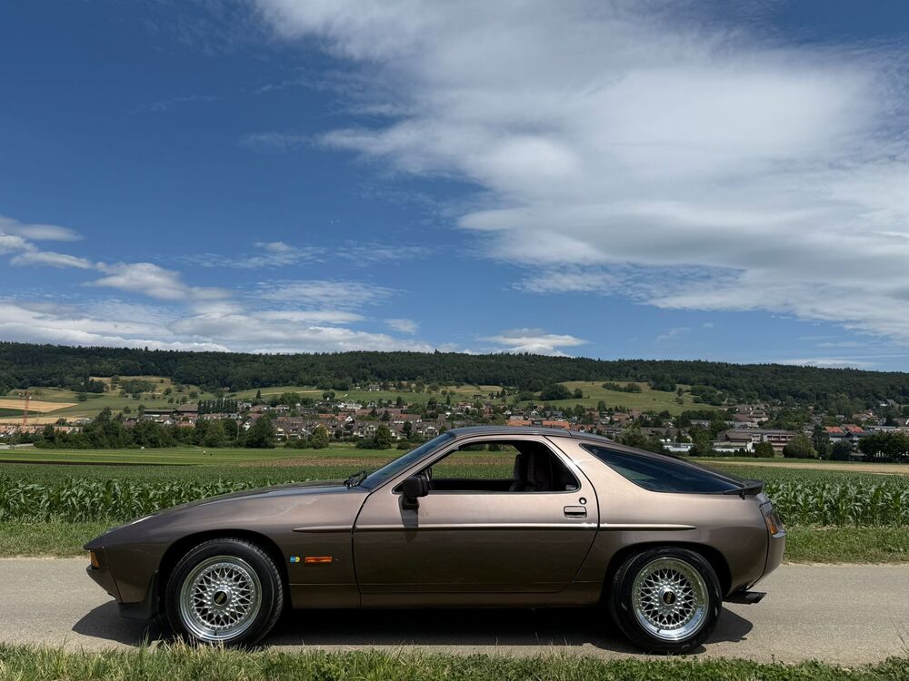 PORSCHE 928 S-image-2
