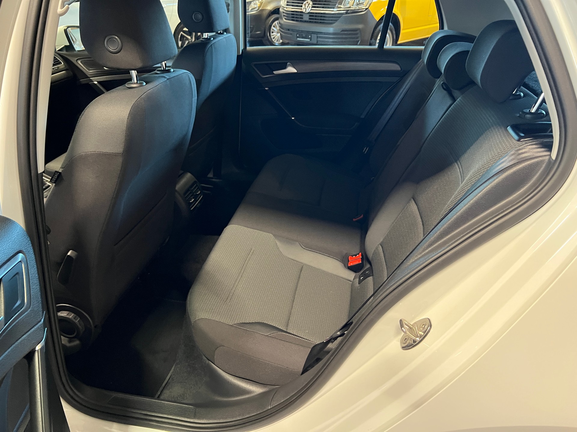 VW e-Golf-image-12