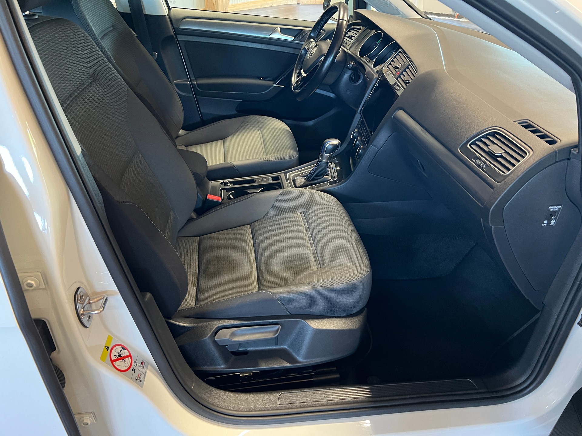 VW e-Golf-image-10
