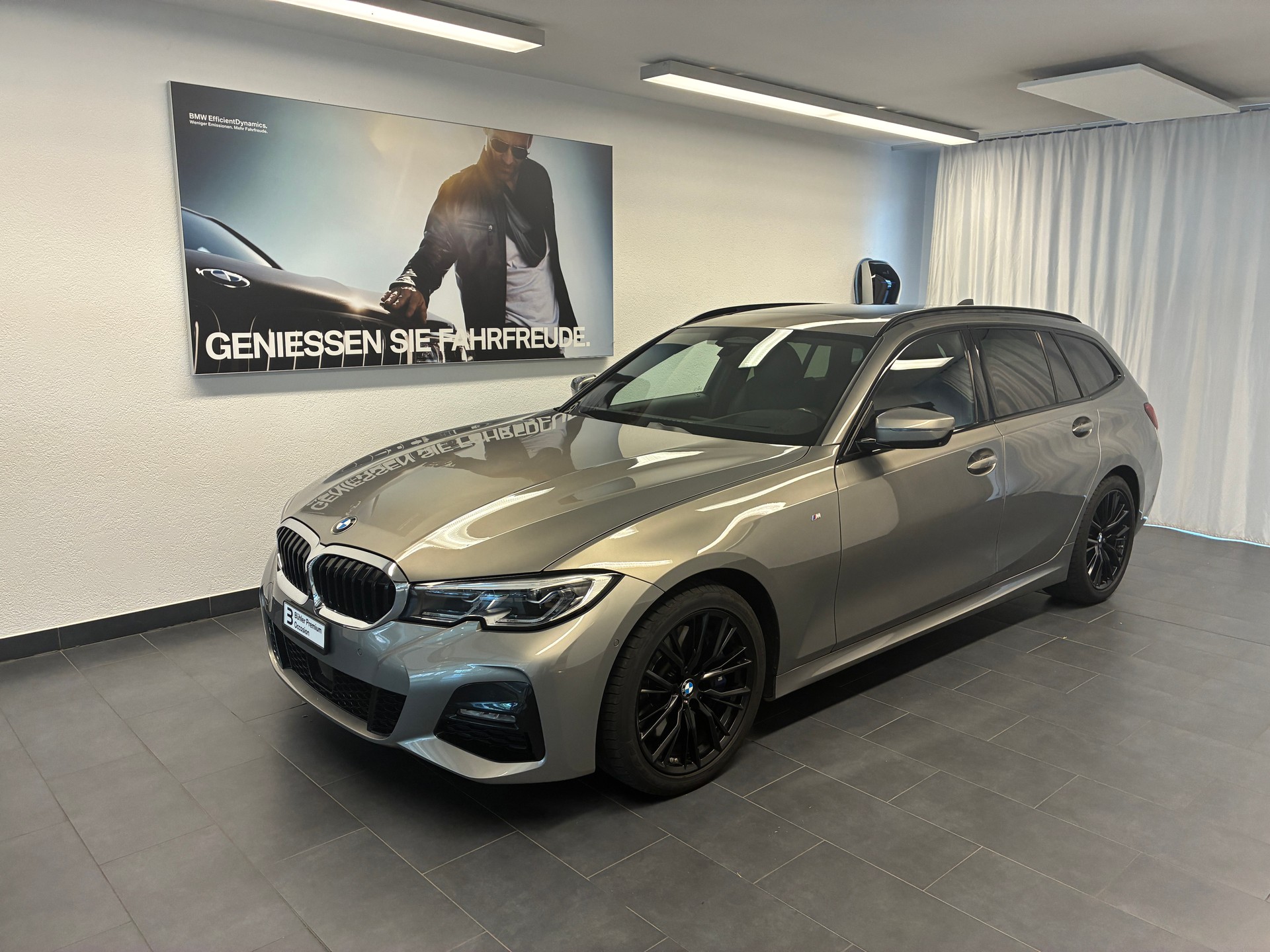 BMW 330i xDrive M-Sport Touring