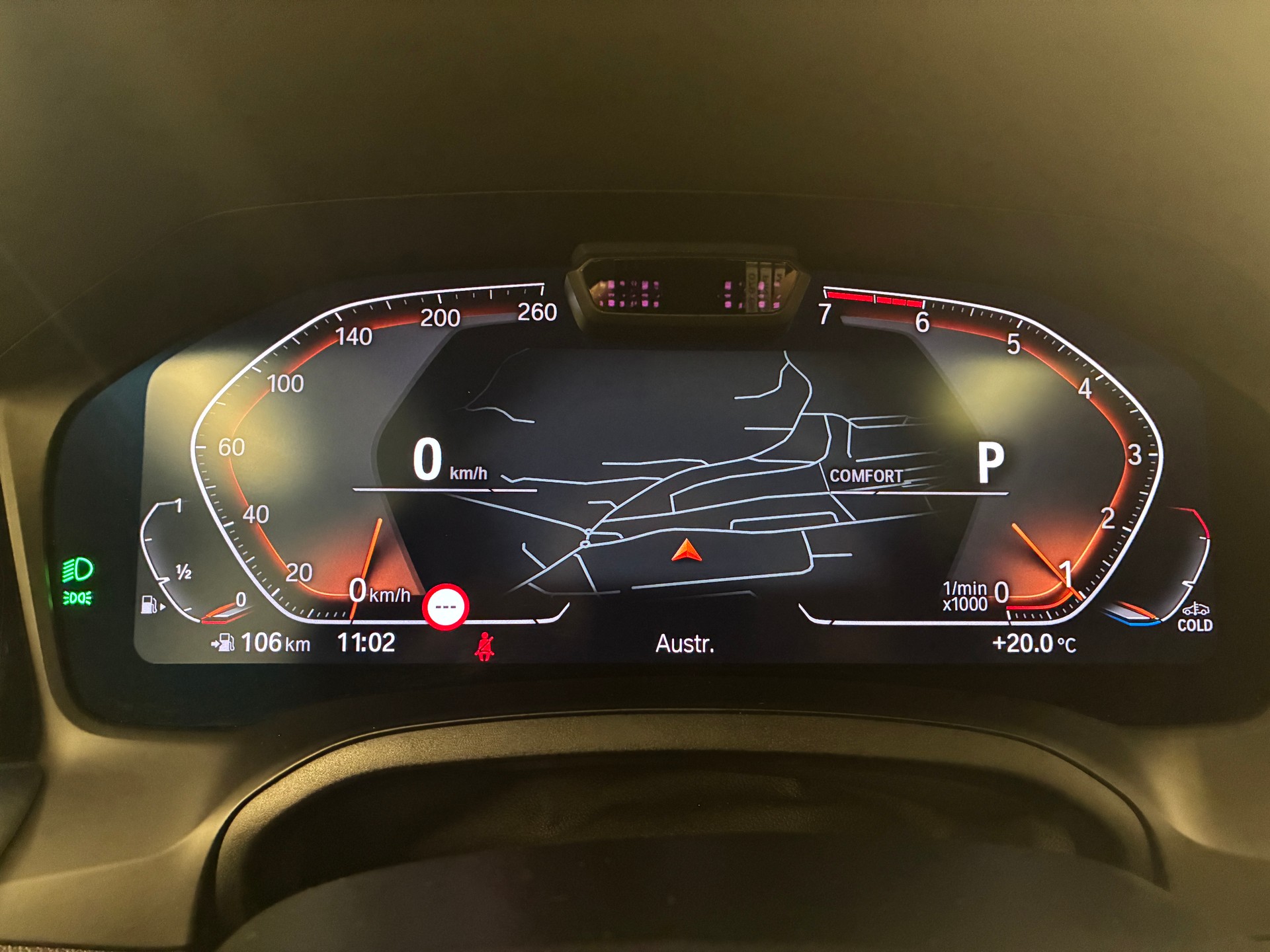 BMW 330i xDrive M-Sport Touring-image-12