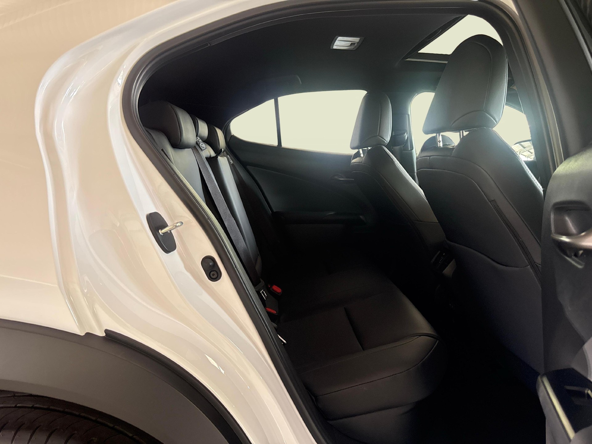 LEXUS UX 300h F-Line - Ruote invernali incluse-image-11
