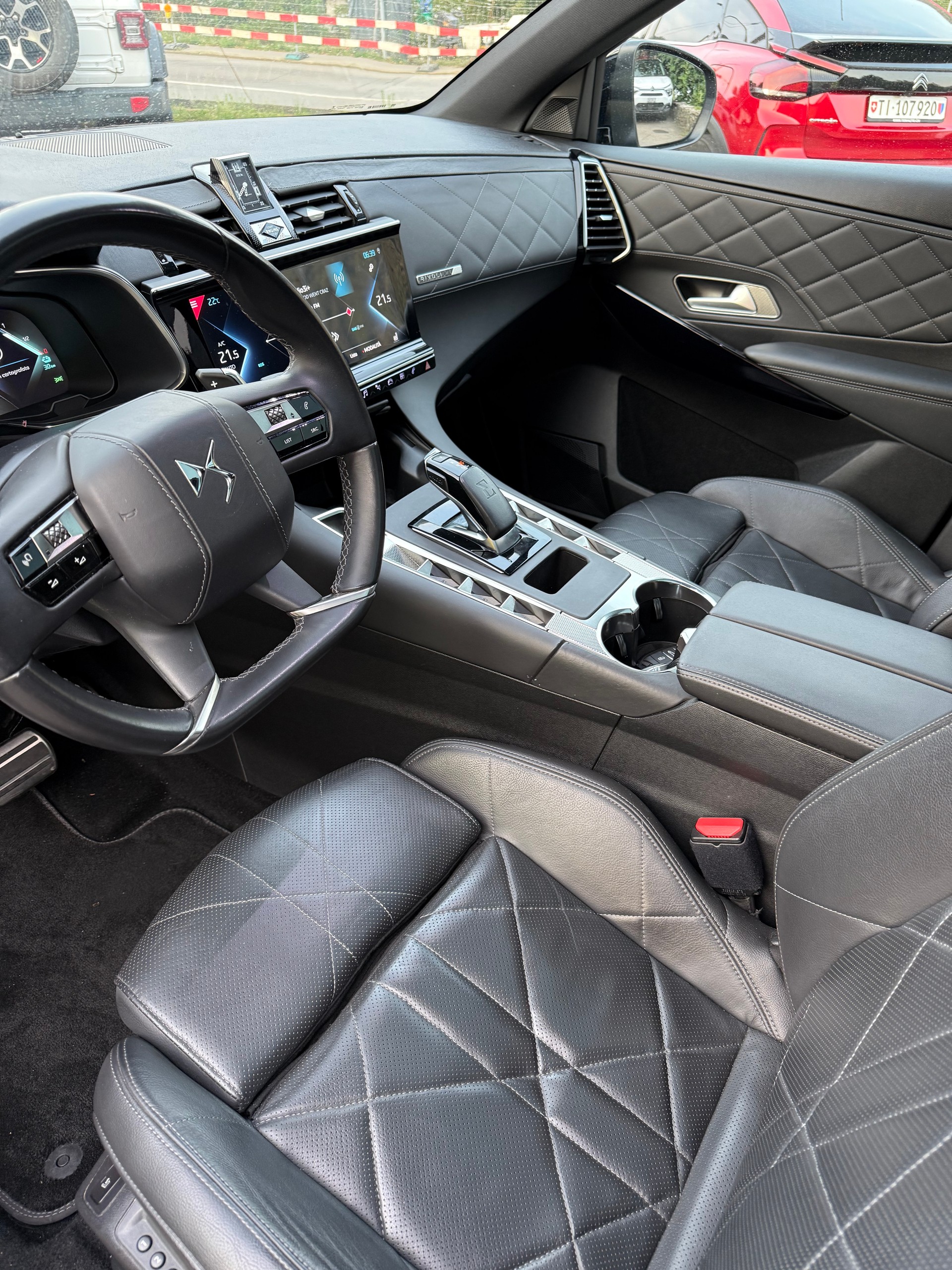 DS AUTOMOBILES DS 7 Crossback E-Tense 300 4x4 Rivoli-image-4