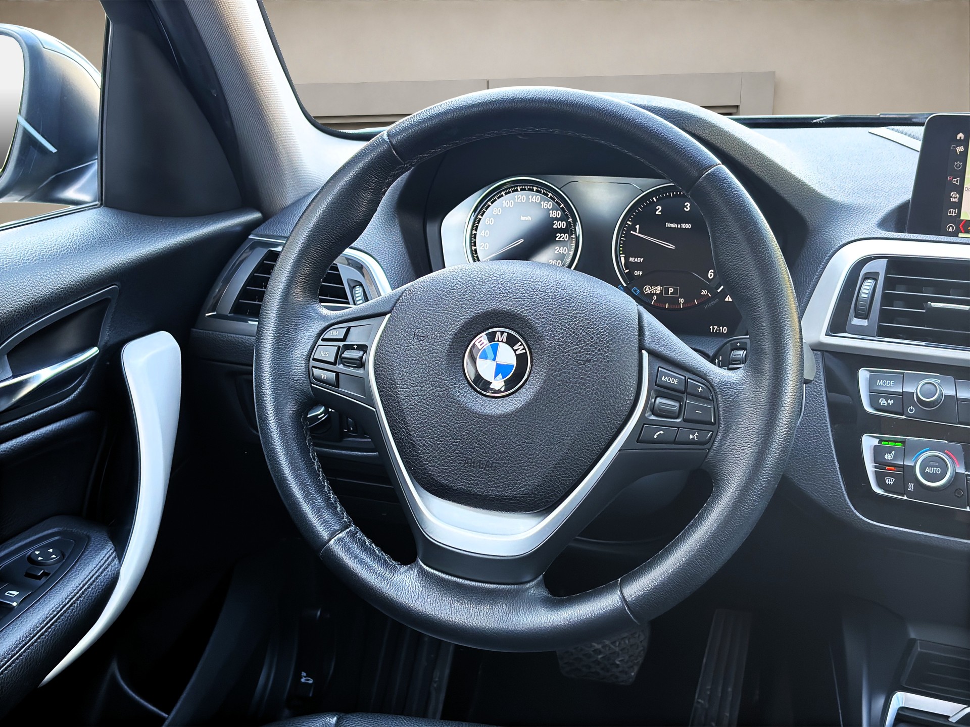 BMW 120d xDrive Steptronic ✅CH-Fahrzeug & 8-fach bereift auf ALU✅-image-12